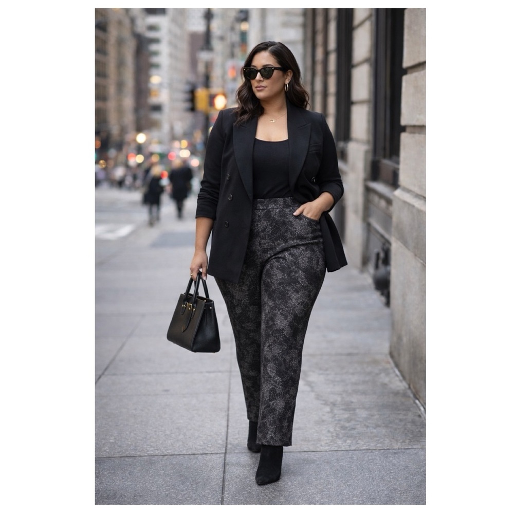 IN EVERY STORY Snake Print Slim Ankle Pants Black Gray Stretch Sz 24 Plus Chic